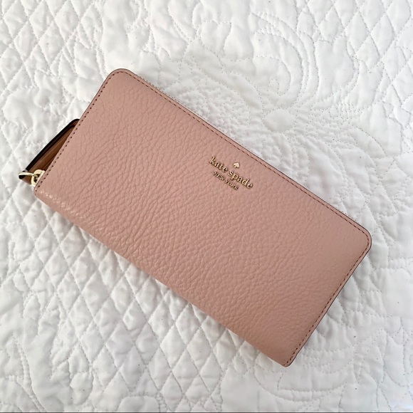FLASHSALE 💫 Kate Spade Light Pink Large Wallet - Picture 1 of 6